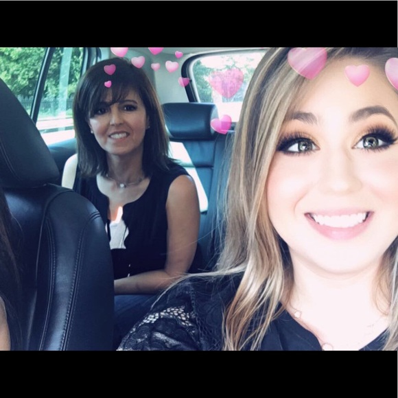 Meet your Posher, Kristina - Picture 2 of 2